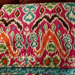 3pc full/queen quilt and 2 shams